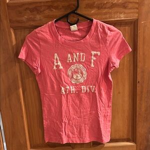 Abercrombie & Fitch Coral retro Tee